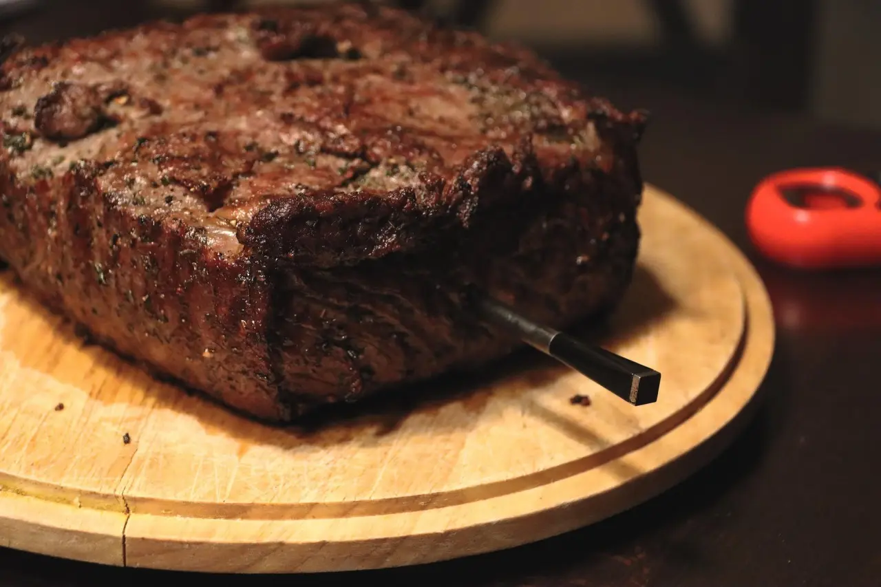 jak grilovat hovězí steak - vpichový teploměr