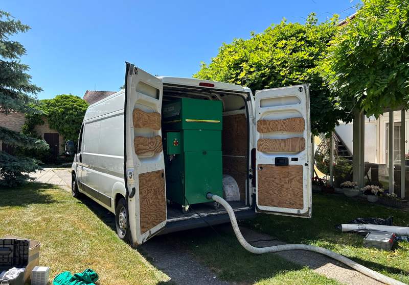 Nafoukana s.r.o. - foukaná izolace