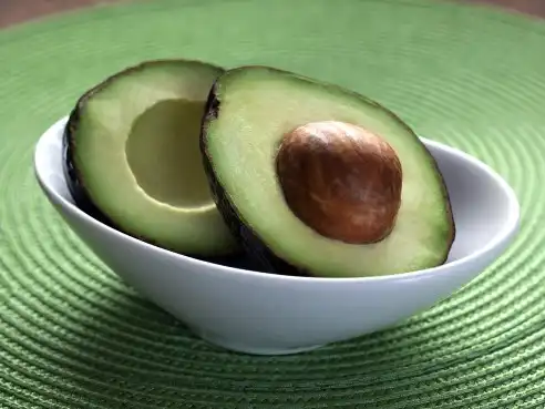 Avokádové pesto s bazalkou a citronem