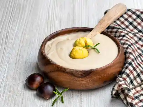 Kaštanové pyré – jemný základ pro dezerty i vánoční cukroví