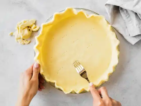 Křehké těsto, jednoduchý základ na sladké i slané koláče