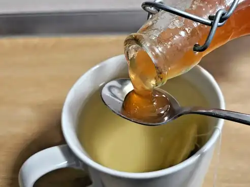 Šípkový sirup s medem a citronem